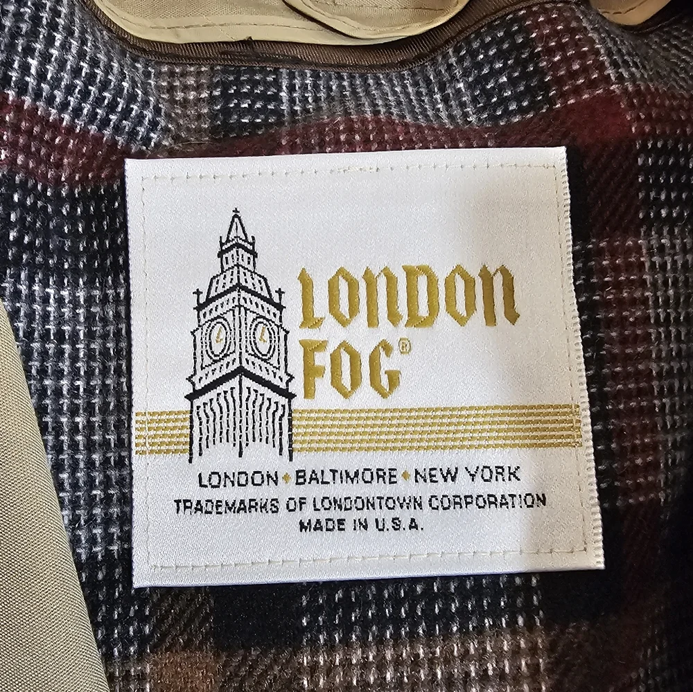 Vintage London Fog Womens Beige Double Breasted Trench Coat Size 20W/20 1/2 - Picture 3 of 10